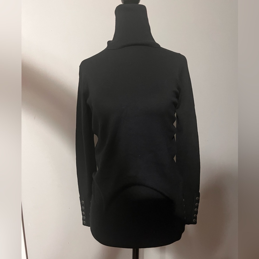 NWT BG2 Womans Super Soft Turtle Neck w/ Silver Colored Buttons on Sleevs/Hip!!